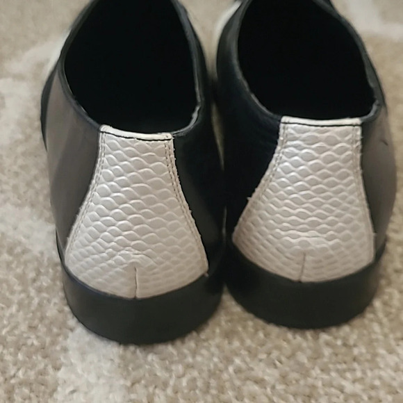 Jacques Levine Black & White Oxford - Size 37 (6 1/2) - Picture 3 of 6